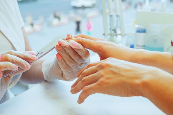 Tırnak Onarımı — Sirena Nail Studio